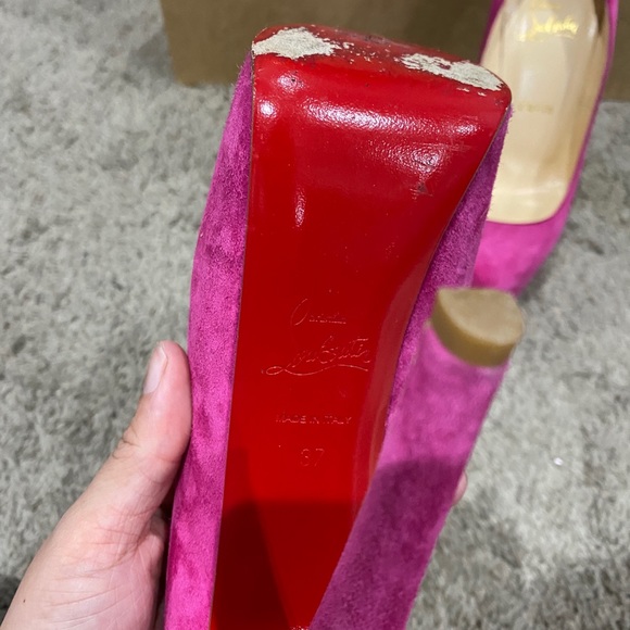 Louboutin - Picture 2 of 3